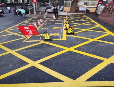 驻马店驻马店厂区划线，园区停车场划线，车库标识标线